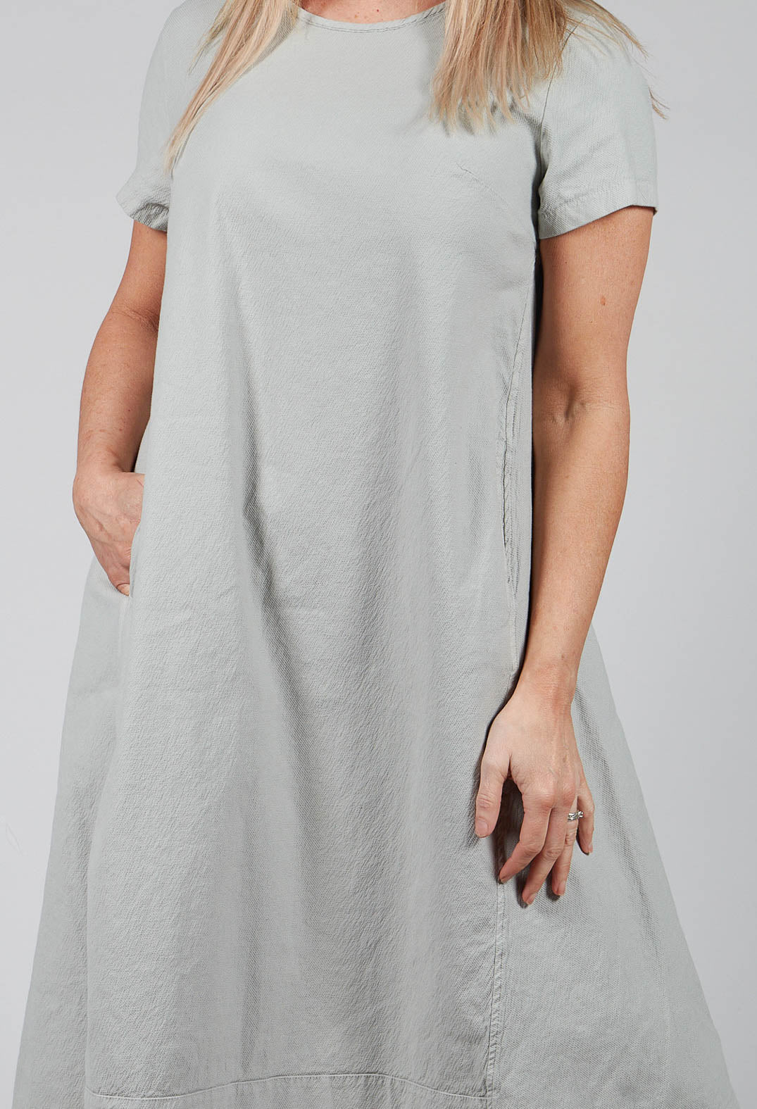 Short Sleeve Dress with Stitching Detail in Ghiaccio