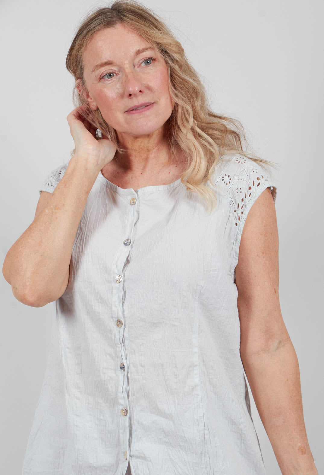 Geraniund Blouse in Mond Blue