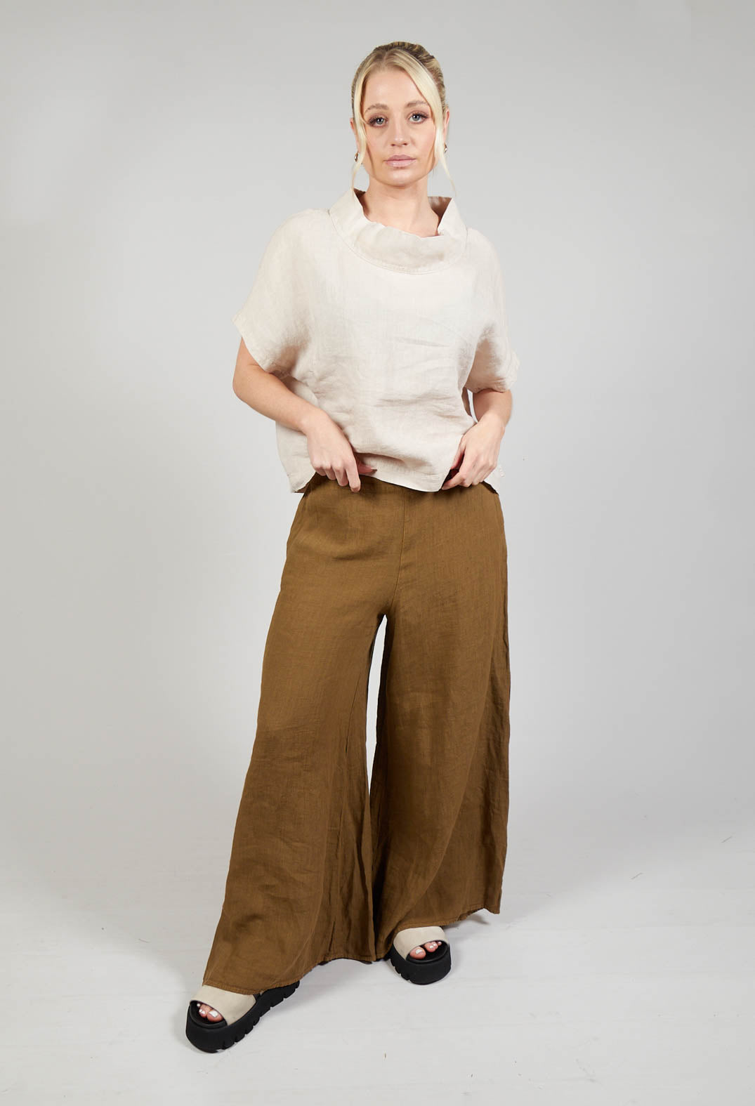 Maki Pants in Kaki