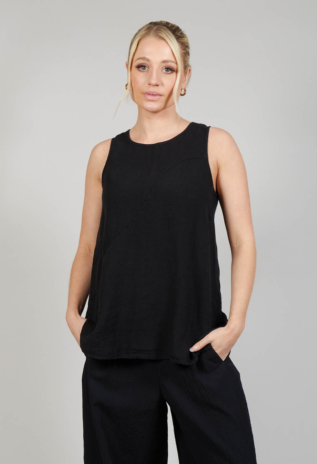 Tupi Top in Black
