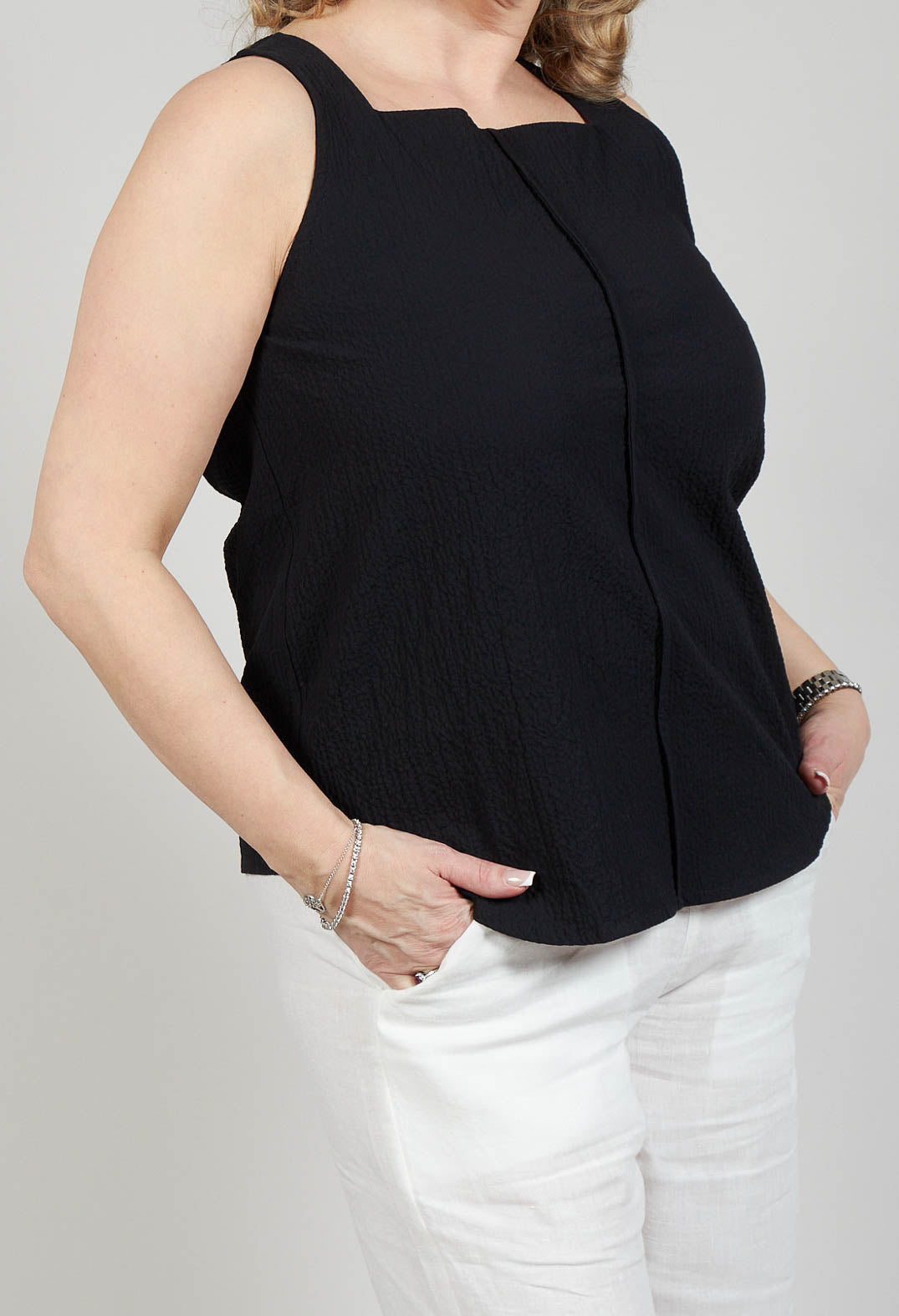 Wadi Top in Black