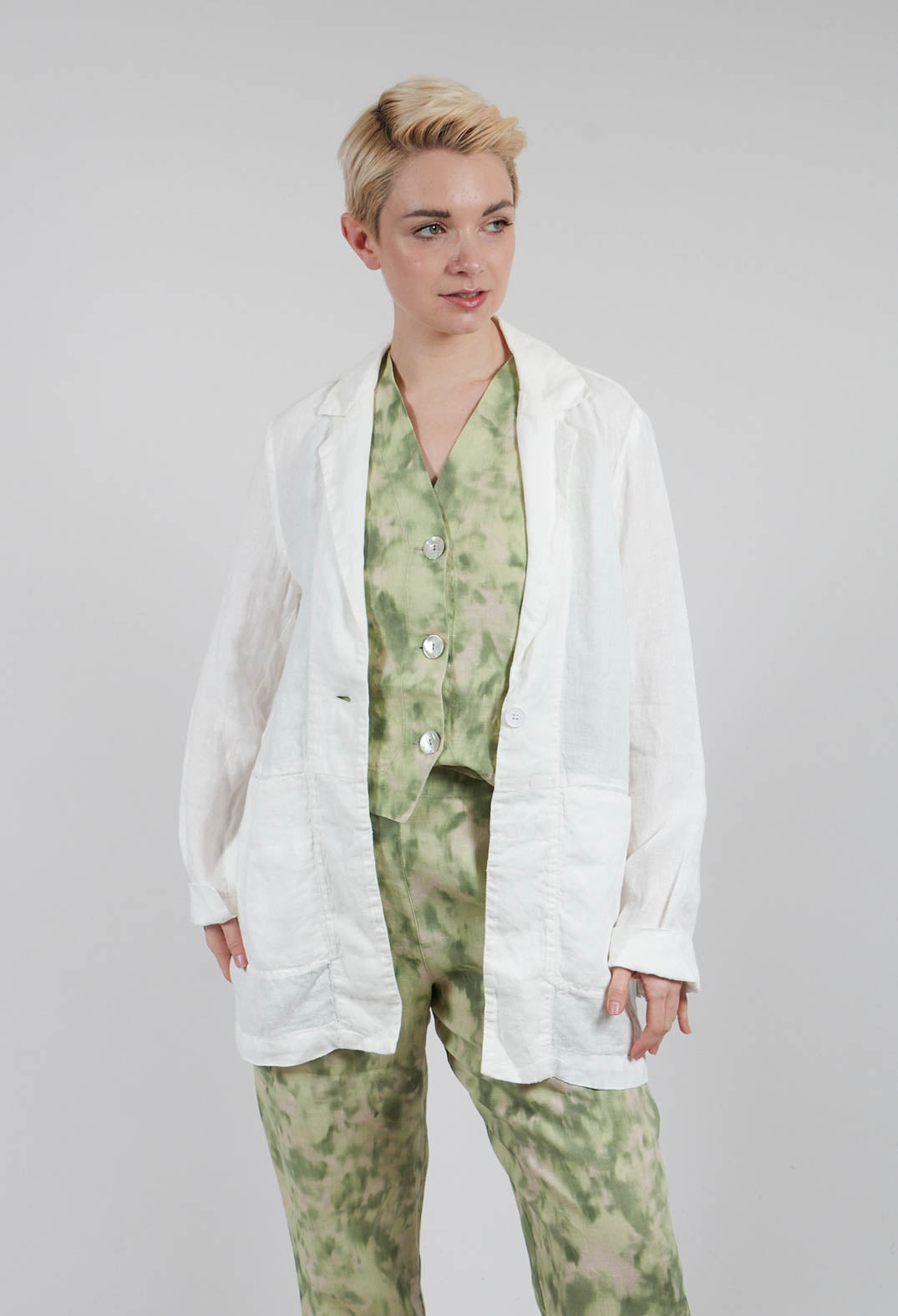 Ambato Blazer in Off White