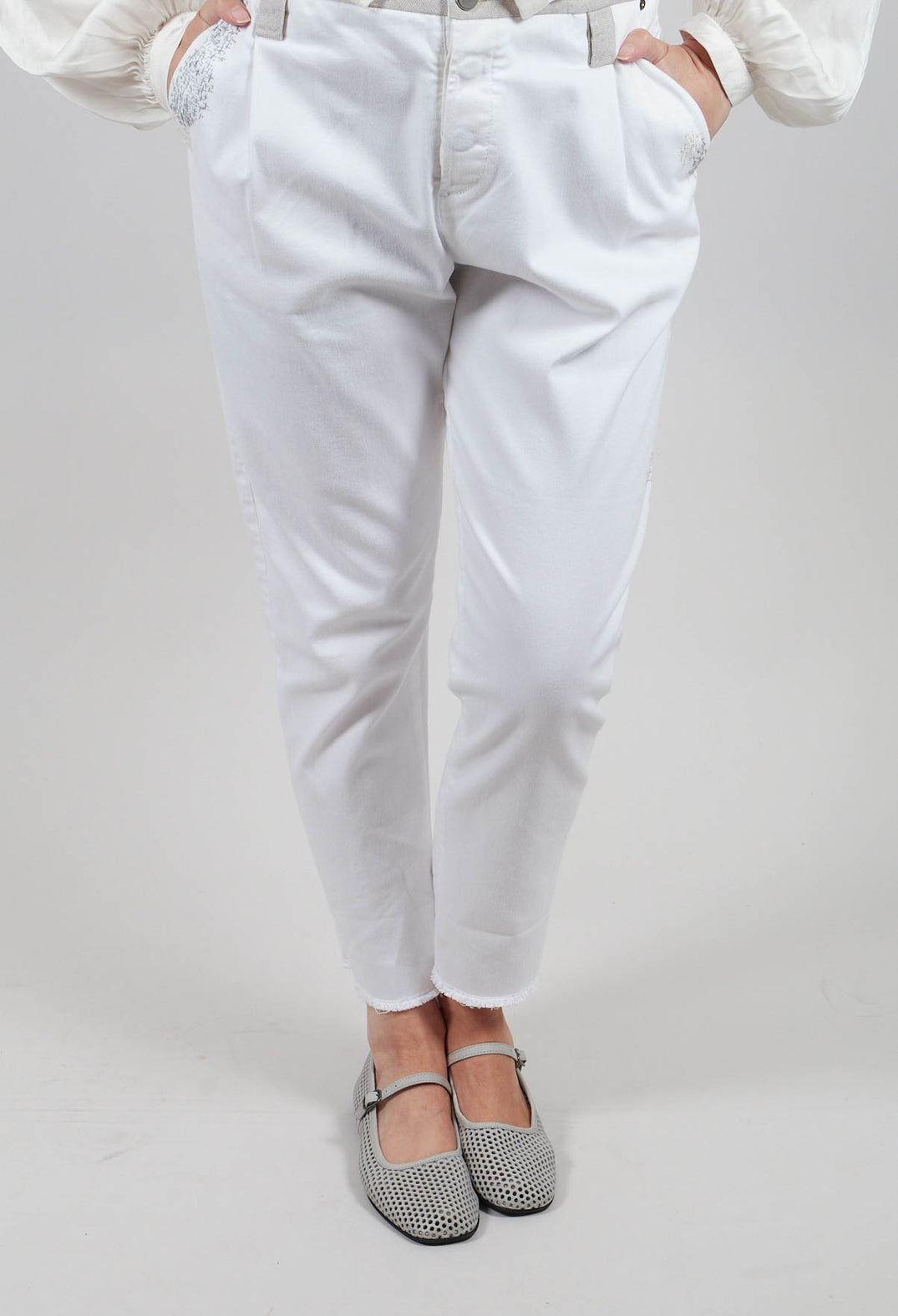 Slim Fit Jeans in Off White