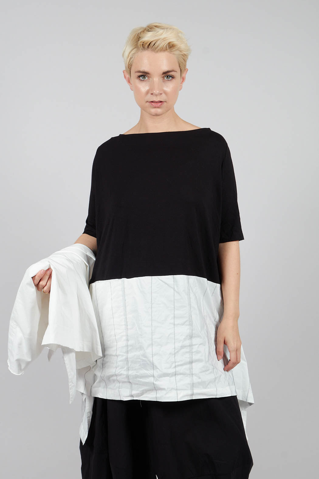 Zen Tunic in White Black