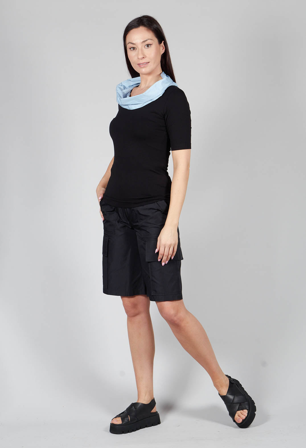 Dim Shirt in Black Light Blue