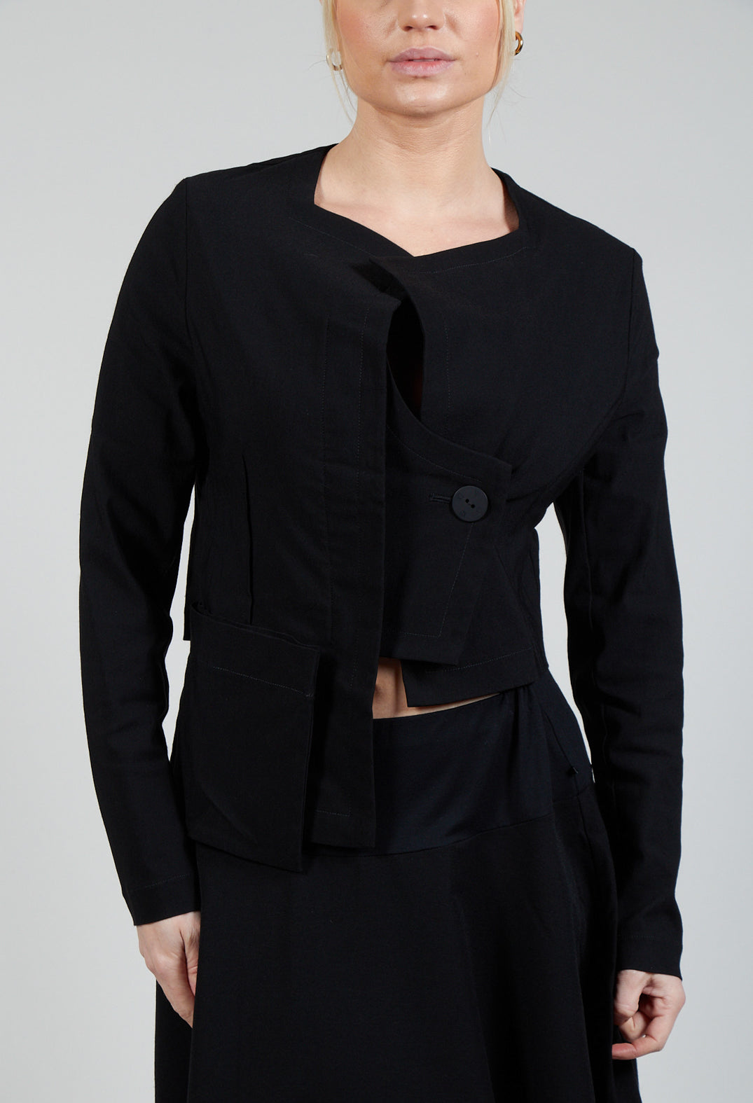 Hiha Jacket in Black