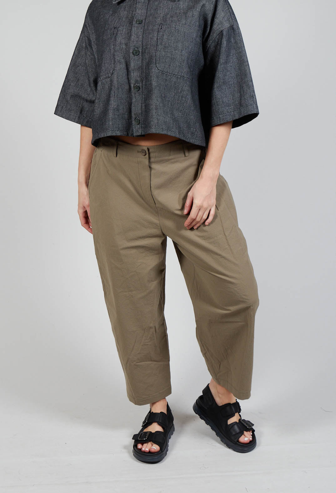 Balloon Leg Cropped Trousers in Brown