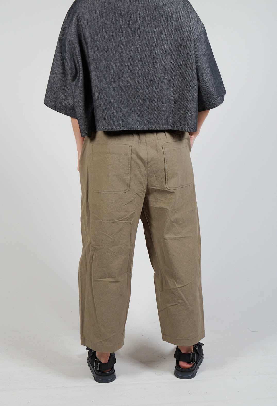 Balloon Leg Cropped Trousers in Brown