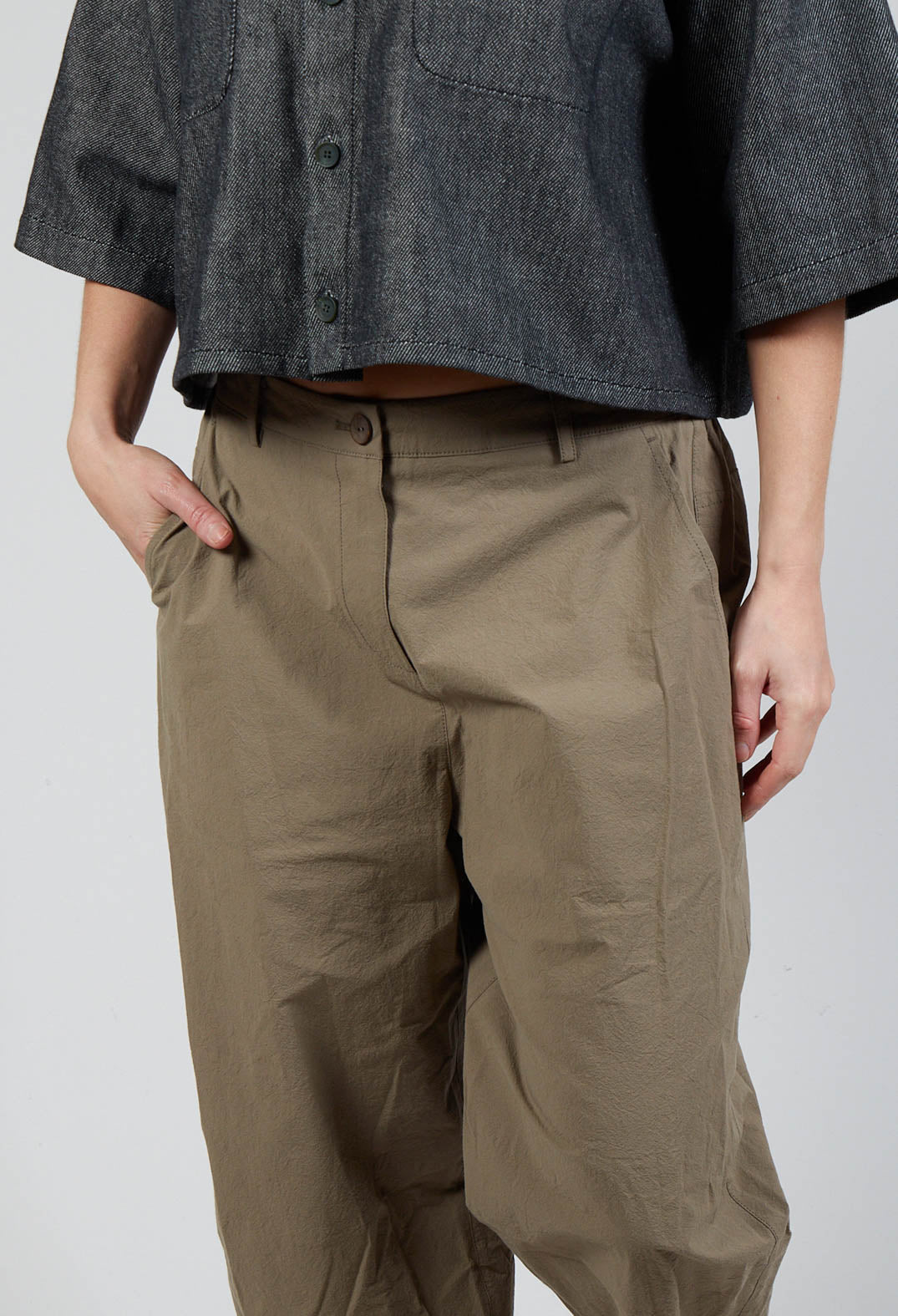 Balloon Leg Cropped Trousers in Brown