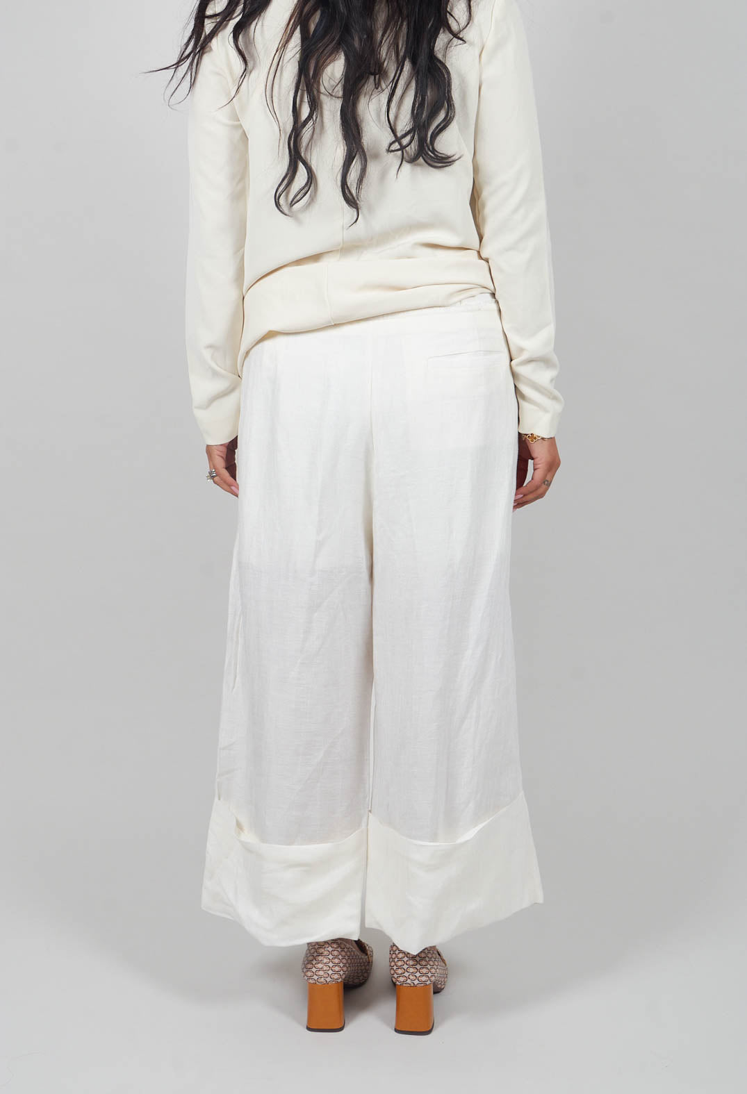 Pants Peressuti in Latte