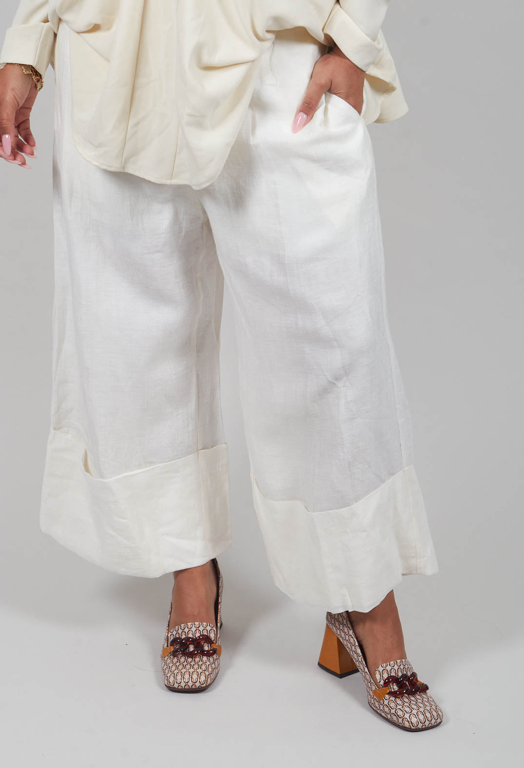 Pants Peressuti in Latte