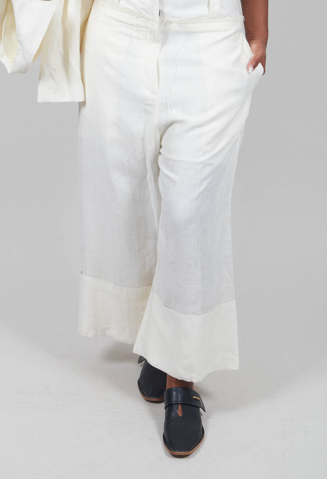 Pants Peressuti in Latte