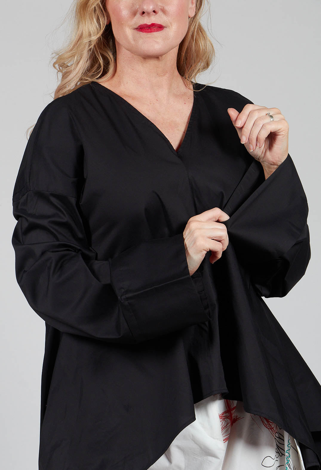 V-Neck Tailored Top in Nero
