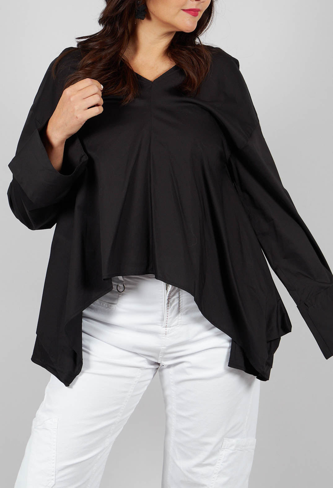 V-Neck Tailored Top in Nero