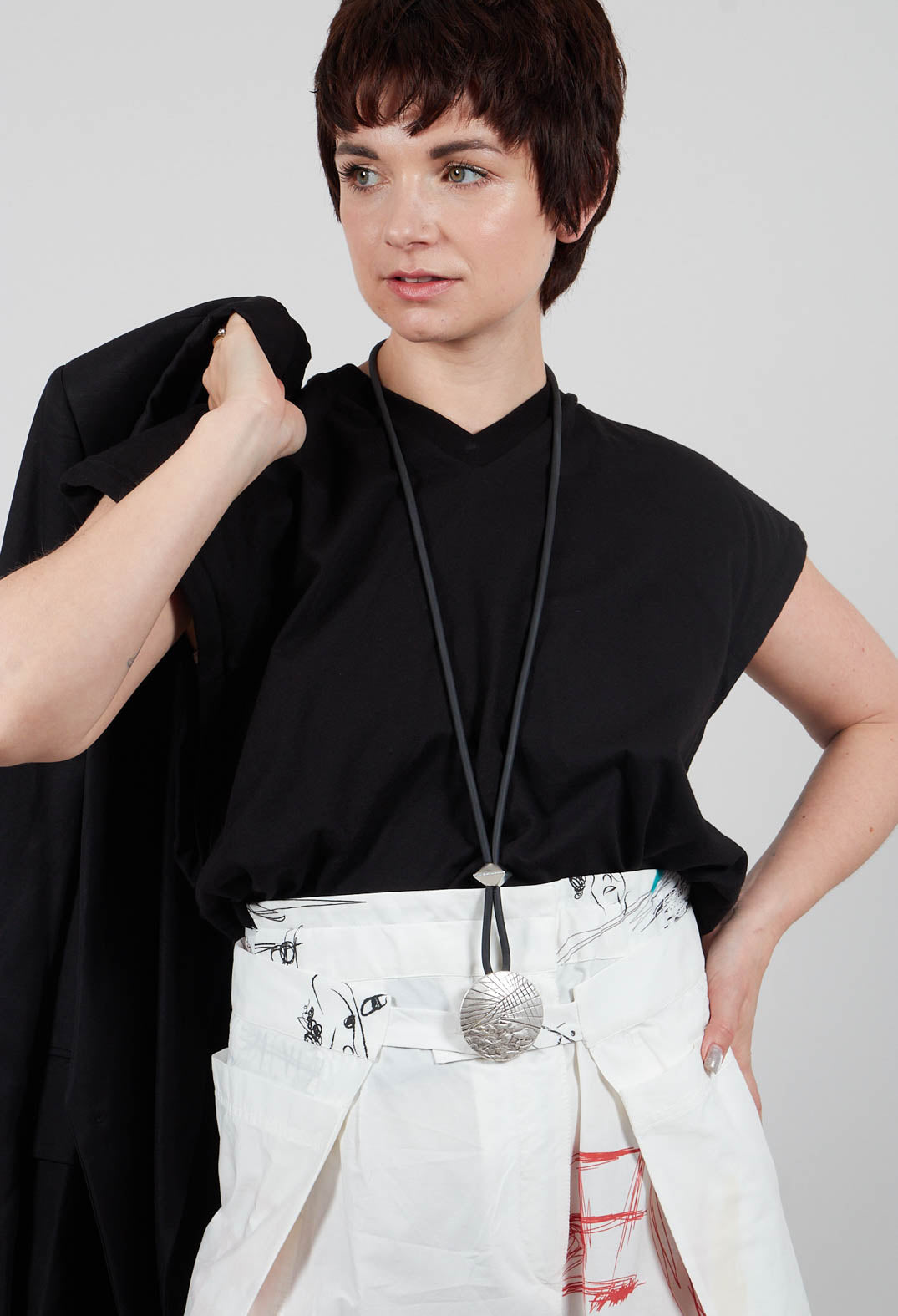 V- Neck Jersey Top Quinotauro in Nero