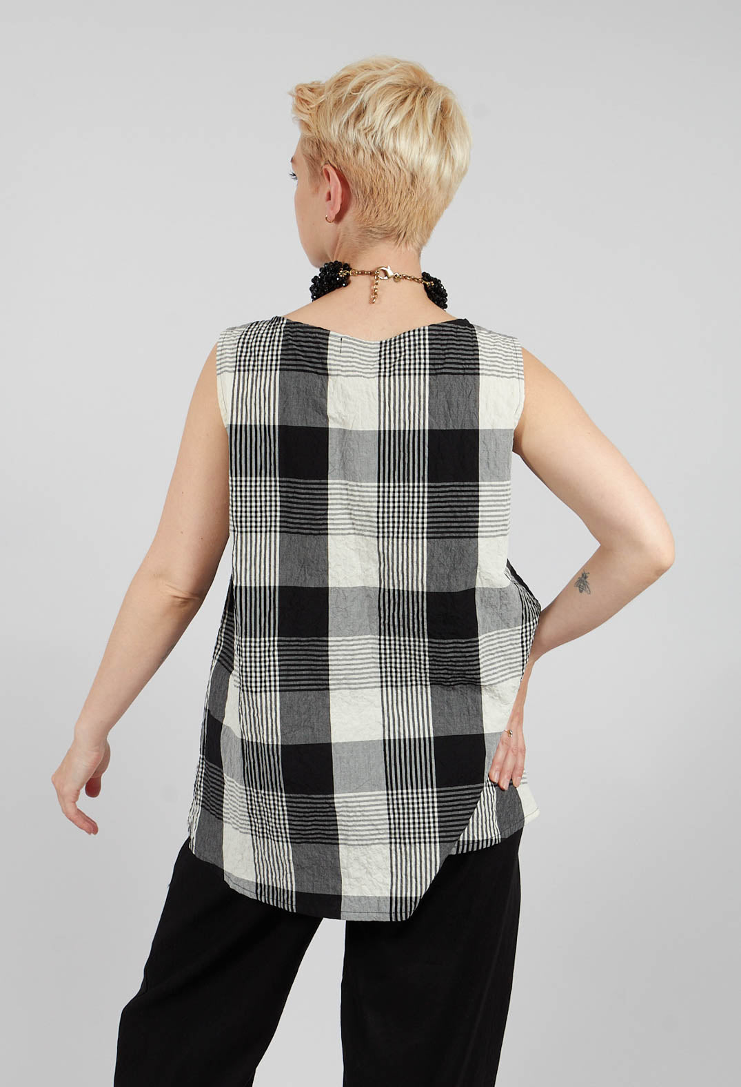 Macro Q Shirt in Nero