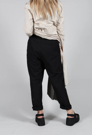 Textured Peg Trousers in Nero