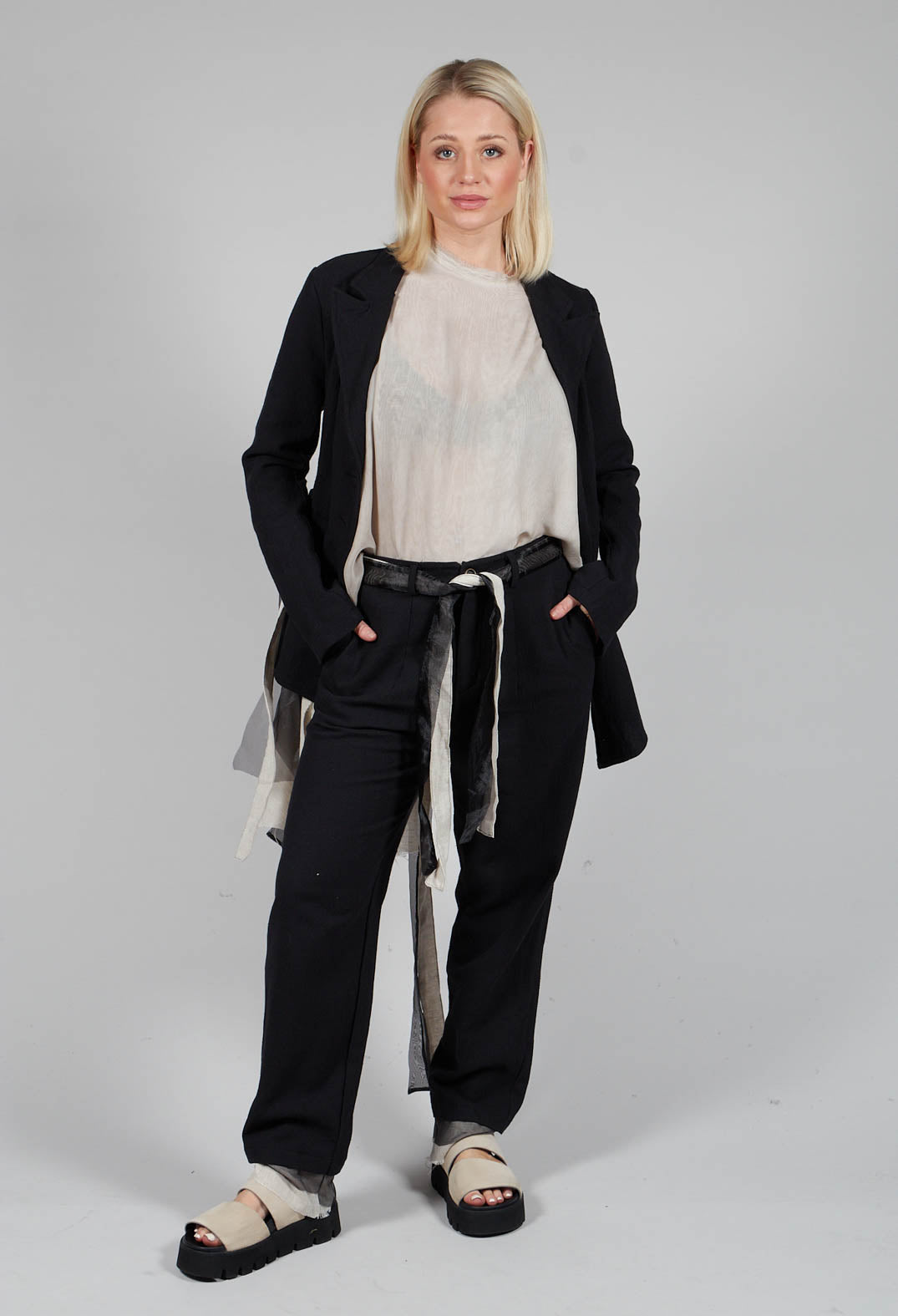 Belted Straight Leg Trousers in Nero