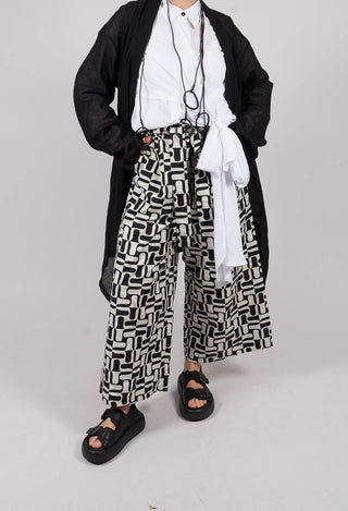 Wide Leg Trousers in Optical Nero
