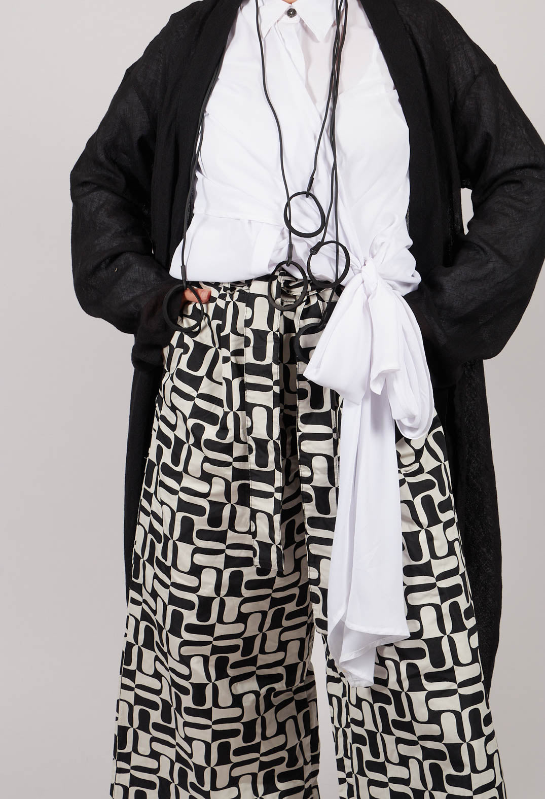 Wide Leg Trousers in Optical Nero