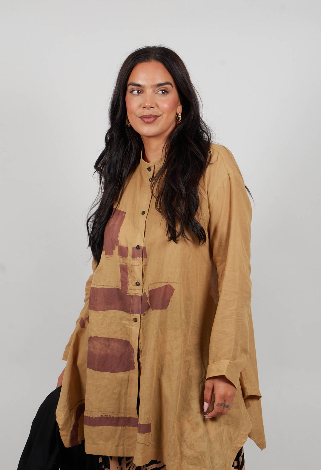 Lightweight Longline Shirt in Brown Print