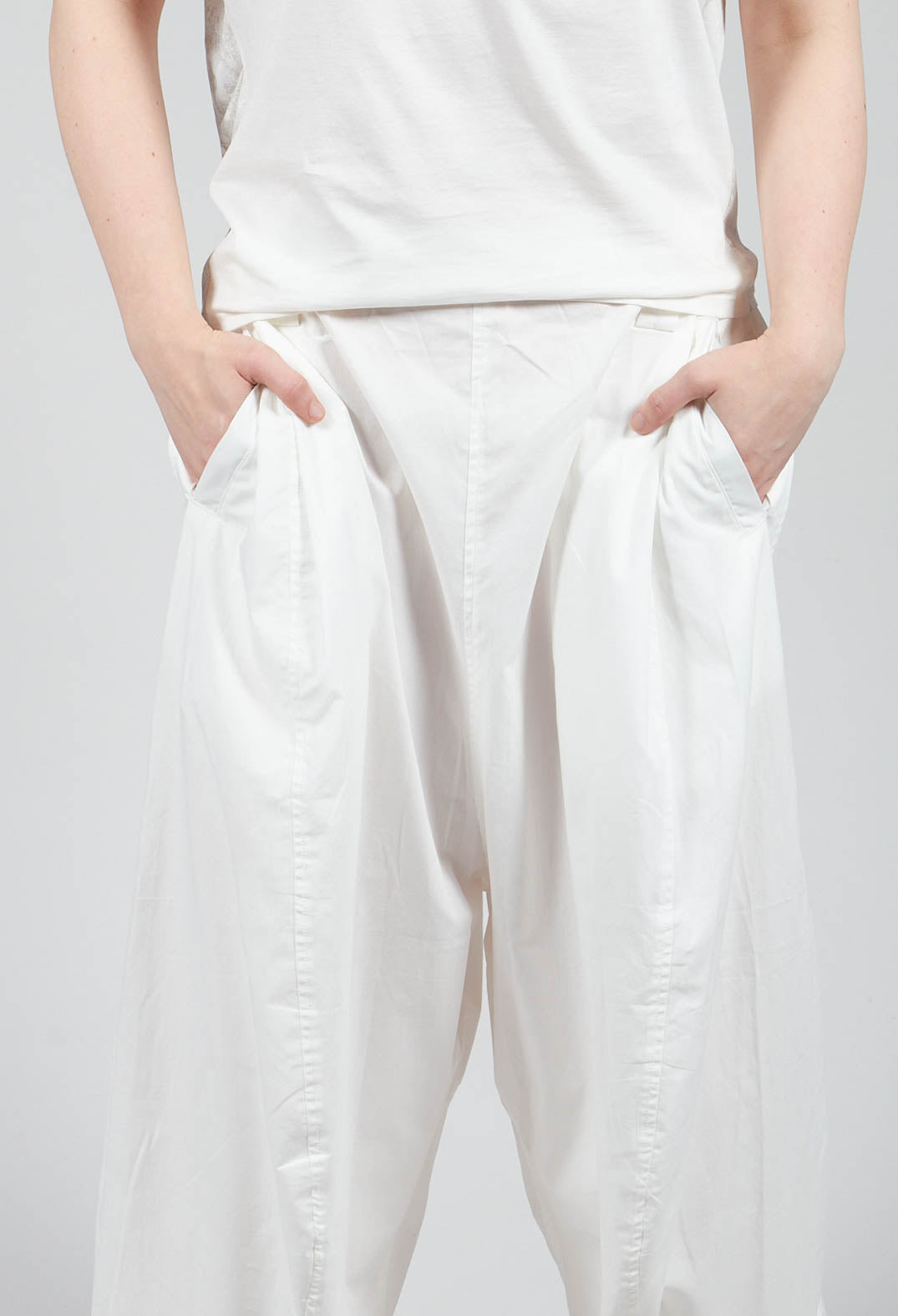 Lightweight Dropcrotch Trousers in White