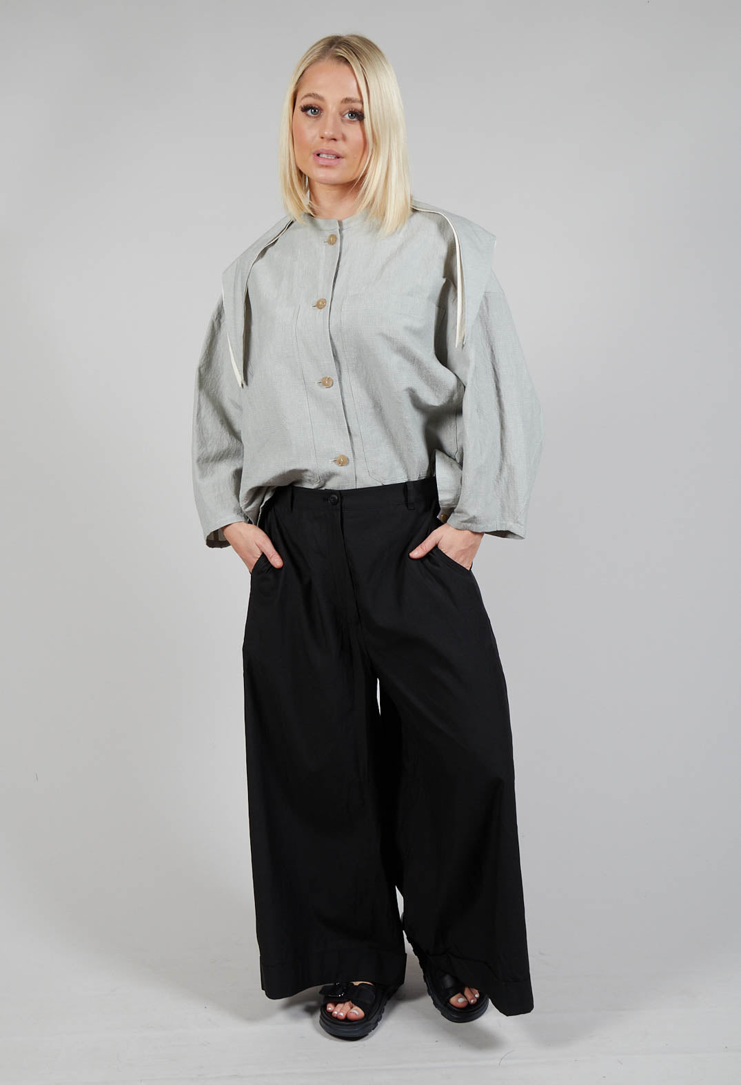 Wide Leg Trousers in Black