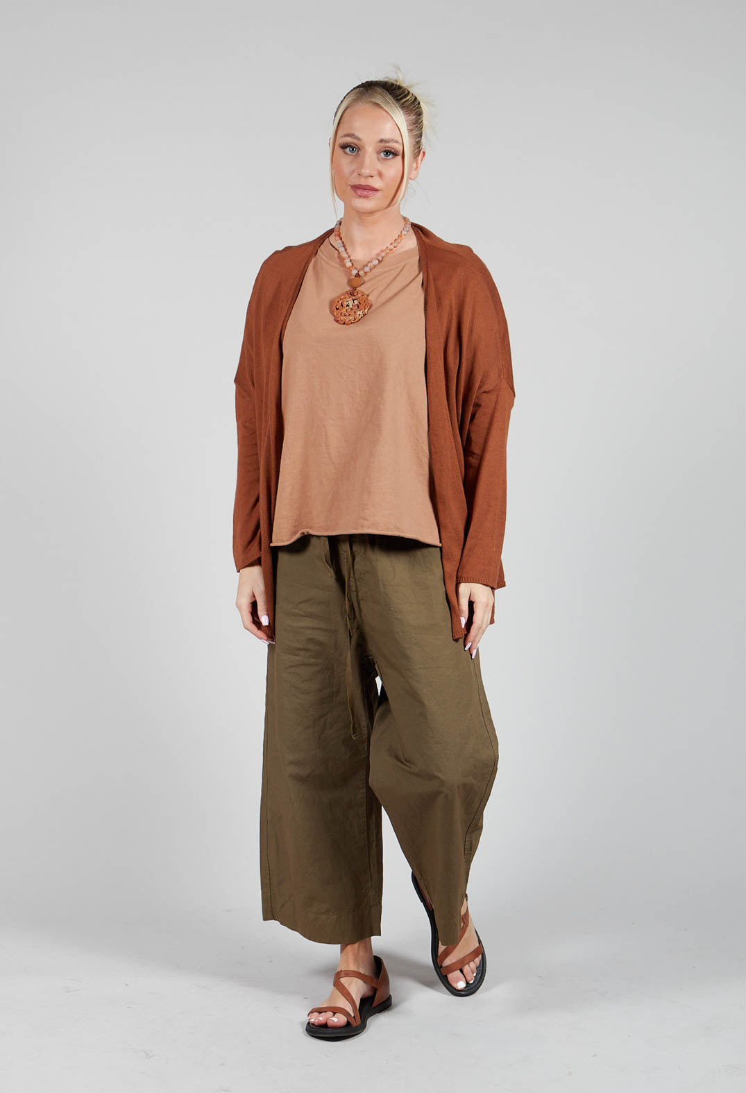 Wide and Short Trousers CC in Khaki