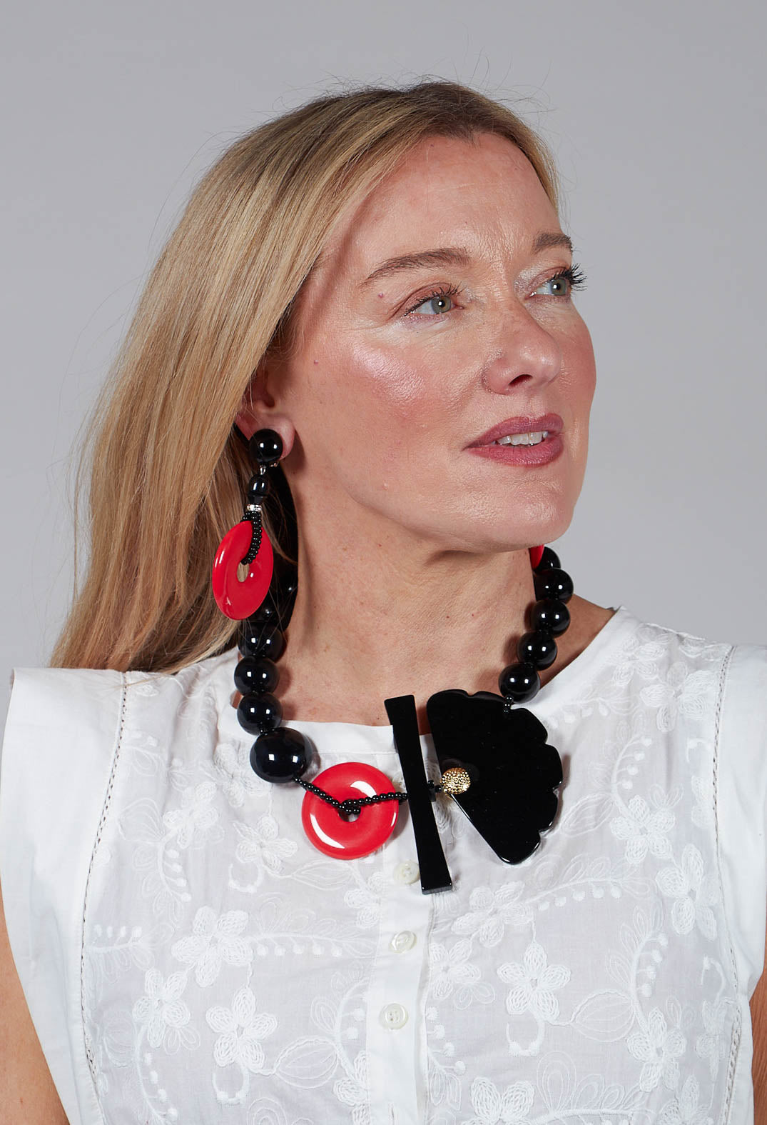Beaded Choker with Fan Pendant in Black and Red
