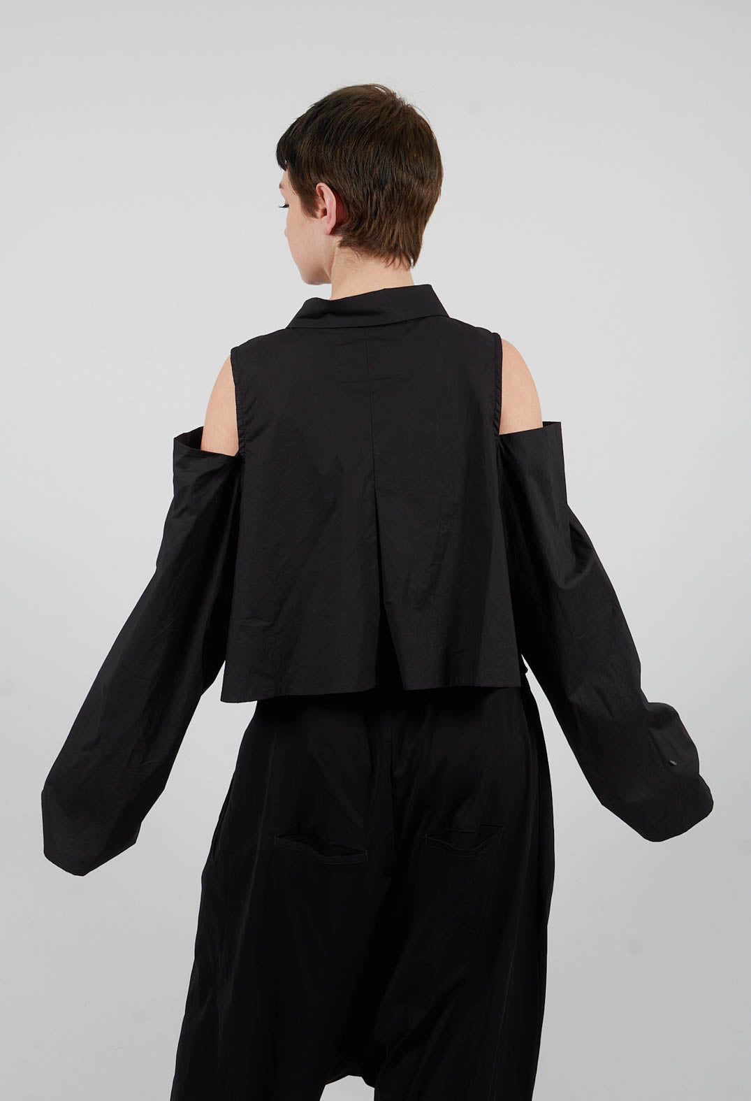 Dansholmen Shirt with Cut Out Shoulders in Black