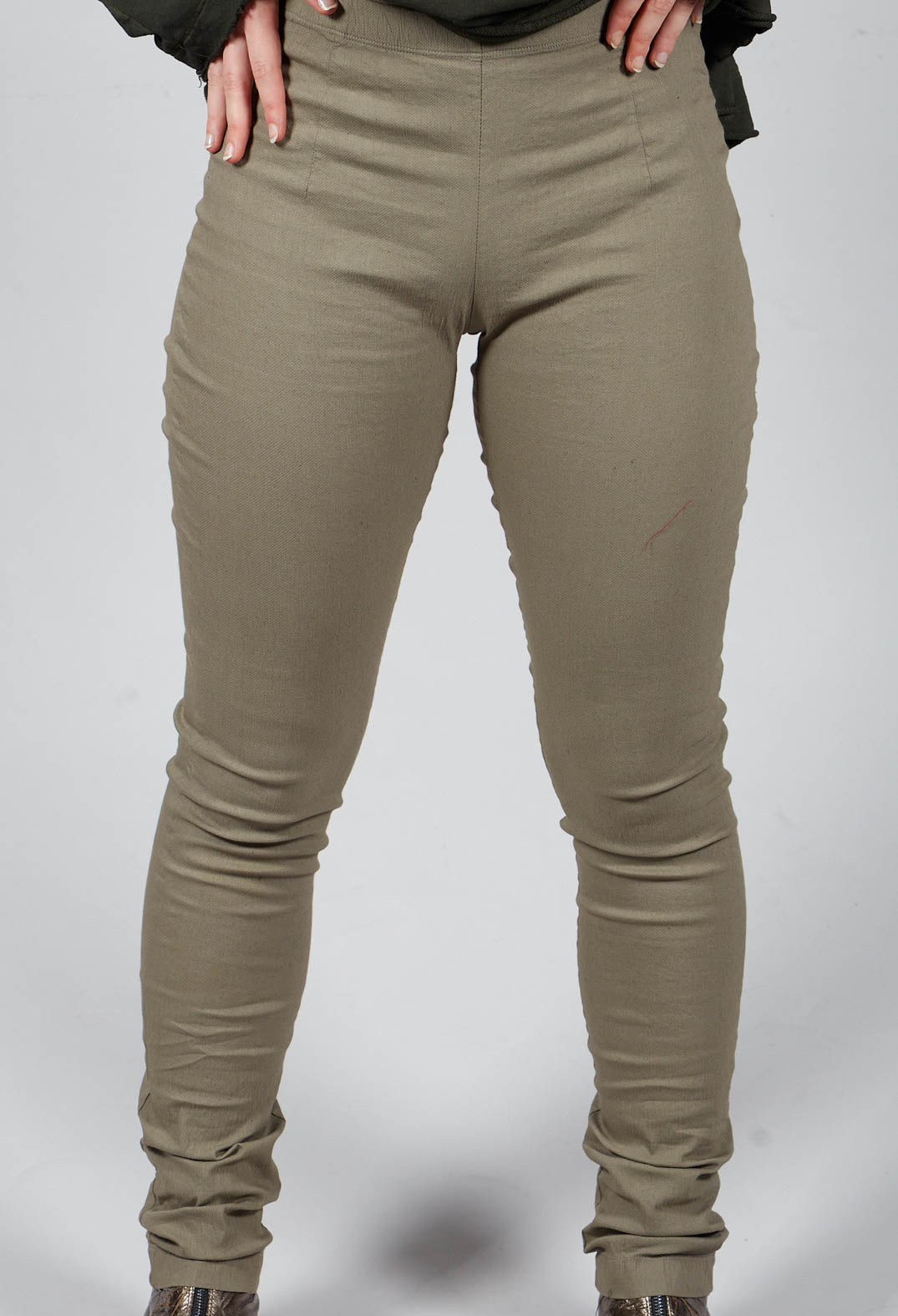 Skinny Leg Trousers With Elasticated Waist in Schilf