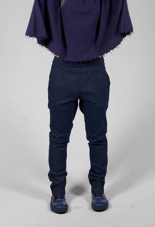 Straight Leg Bunched Fabric Trousers in Grape