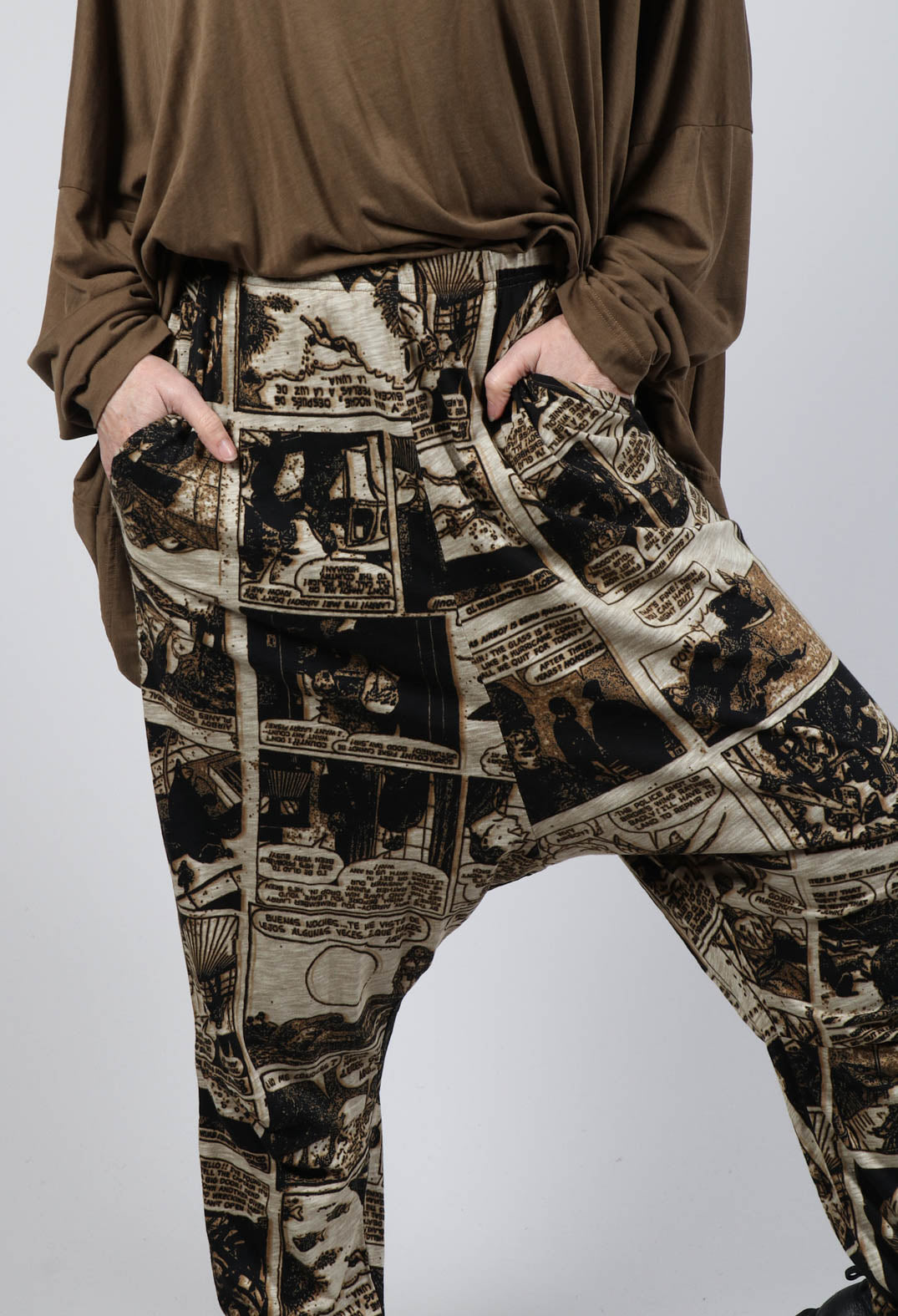 Jersey Drop Crotch Trousers in Bronze Print