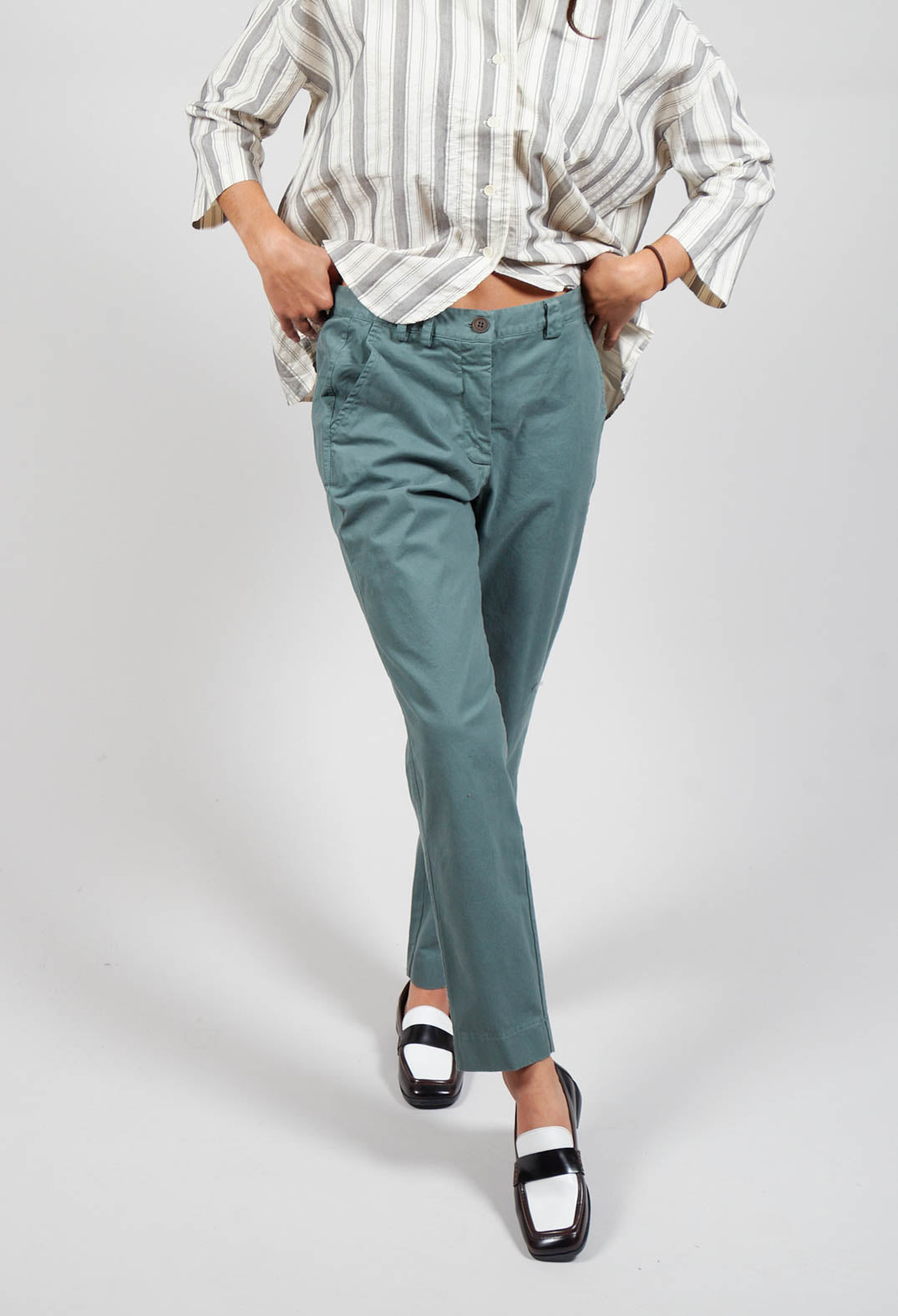 Straight Leg Trousers in Pietra