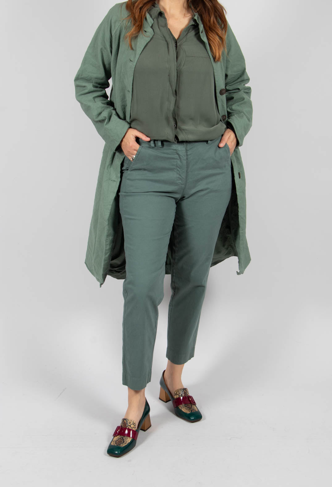 Straight Leg Trousers in Pietra