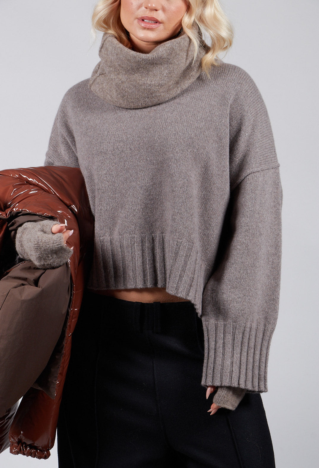 Cropped Oversized Jumper in Taupe