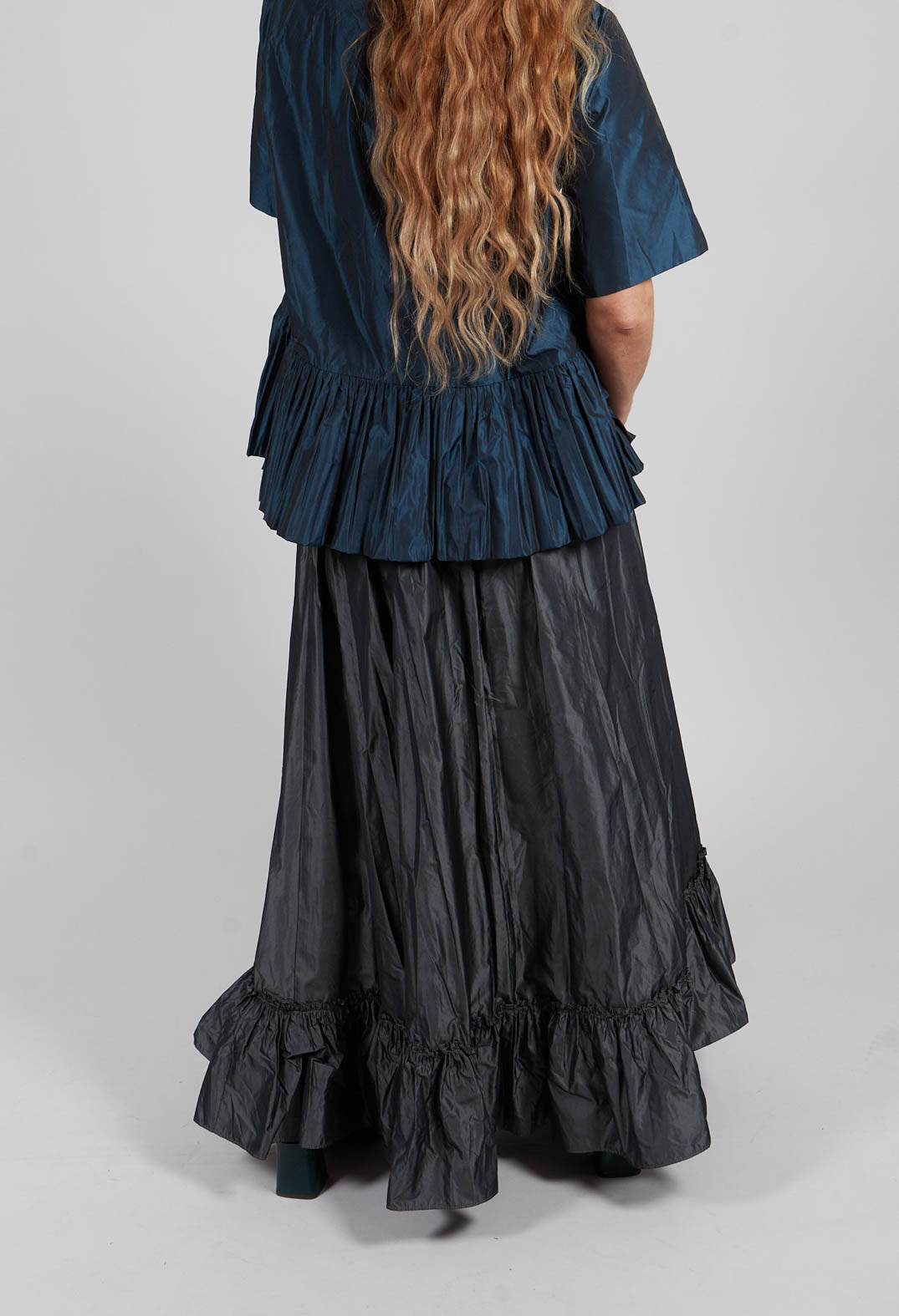 Taffeta Frill Hem Skirt in Obsidian Grey