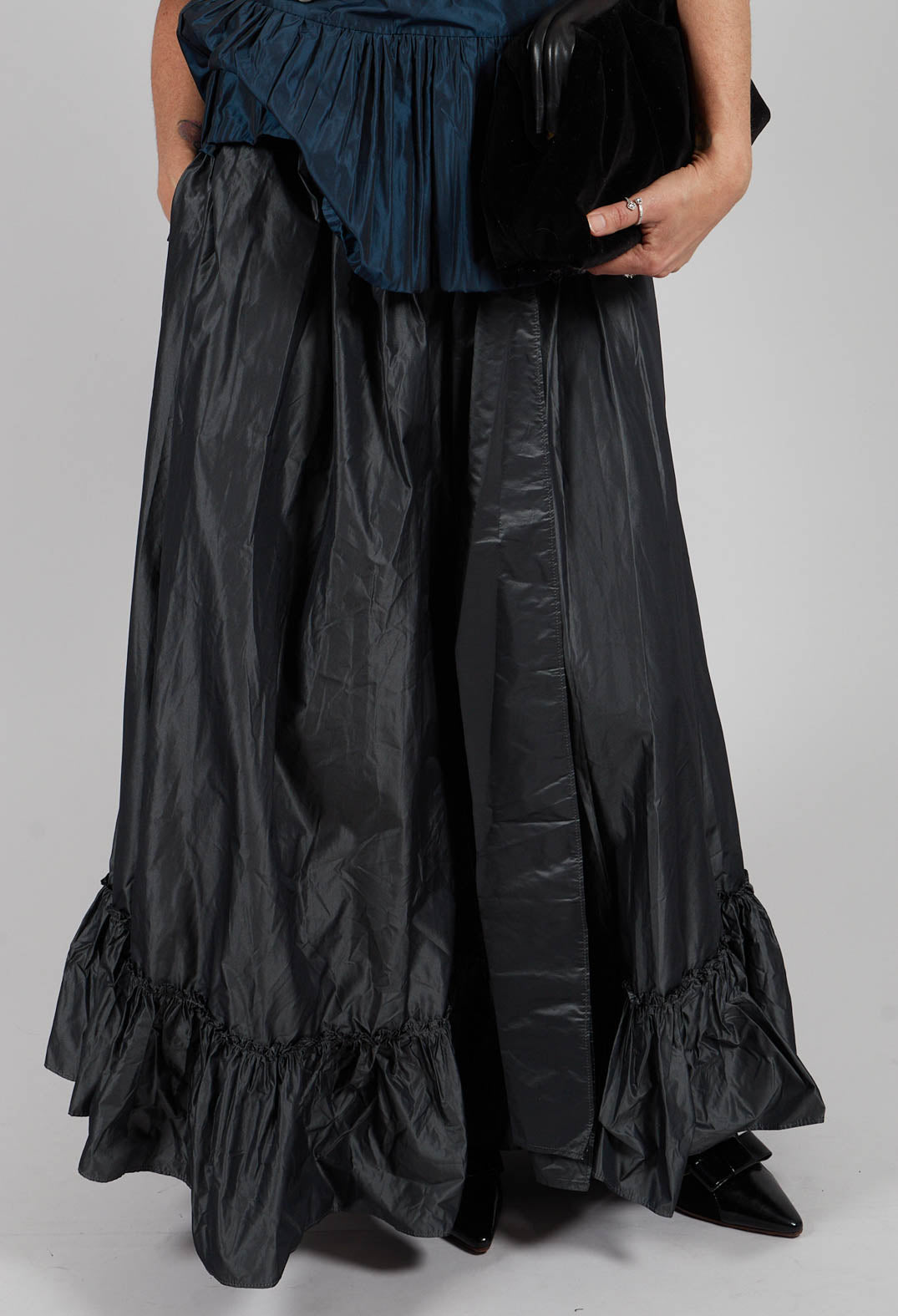 Taffeta Frill Hem Skirt in Obsidian Grey
