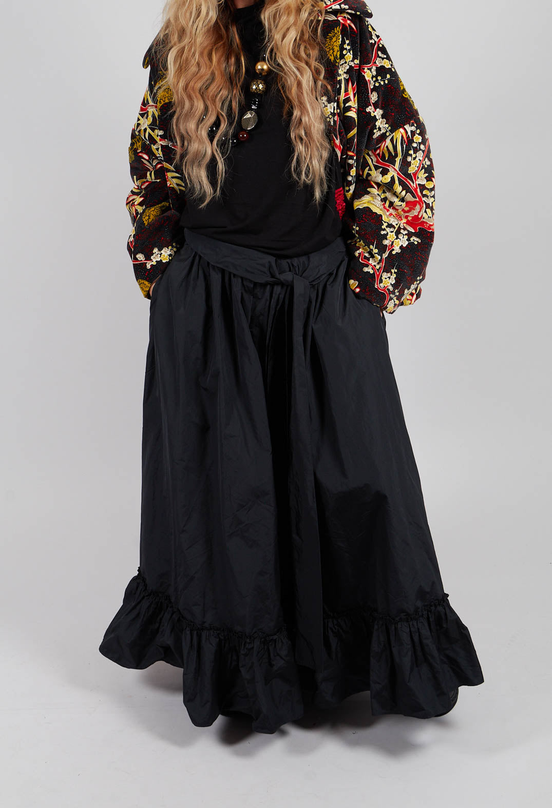 Taffeta Frill Hem Skirt in Black