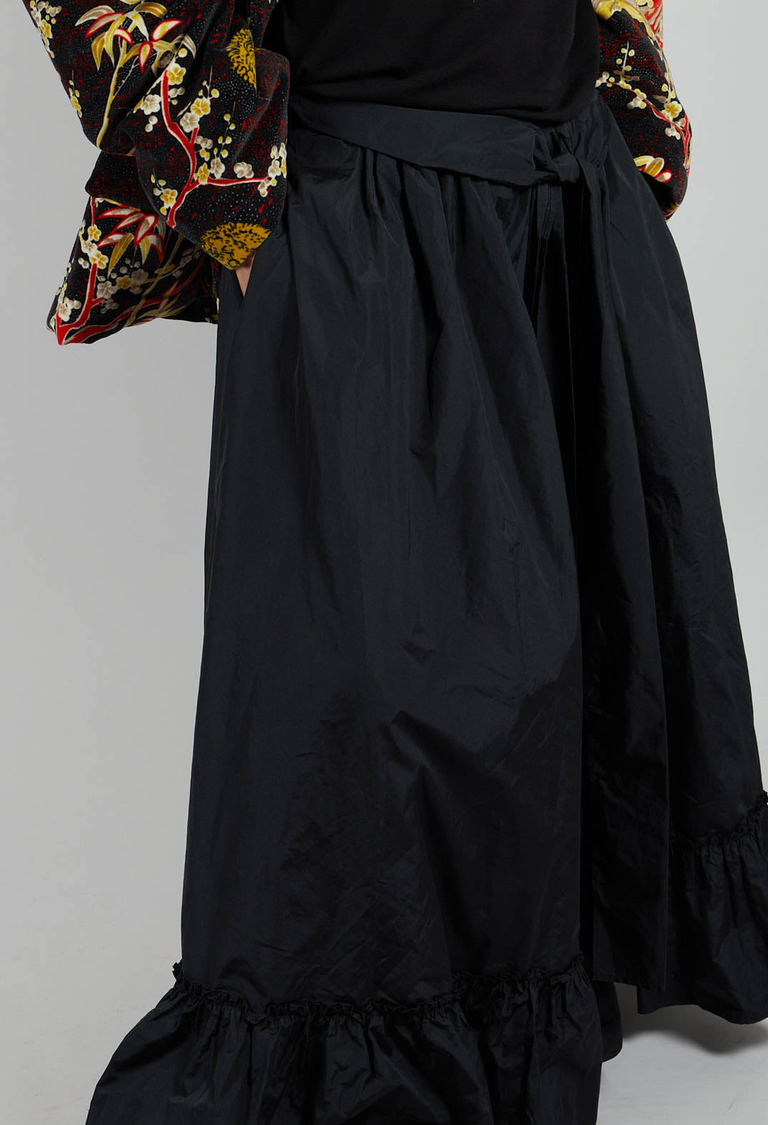 Taffeta Frill Hem Skirt in Black