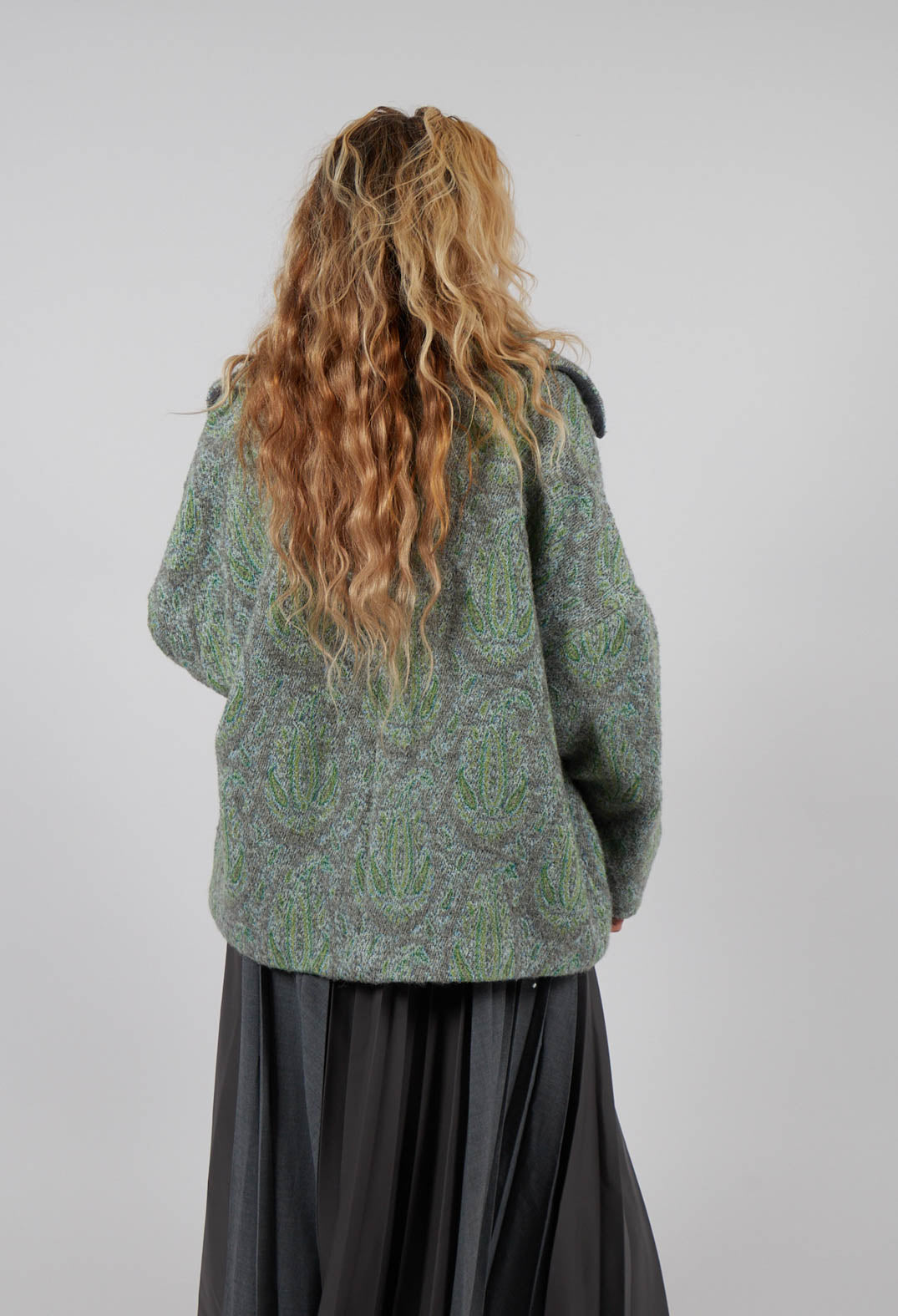 Short Coat with Large Collar in Grey