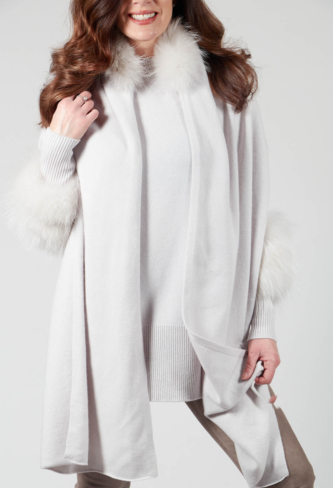 Cashmere Jumper with Fur Trim Sleeves in Fog – Olivia May