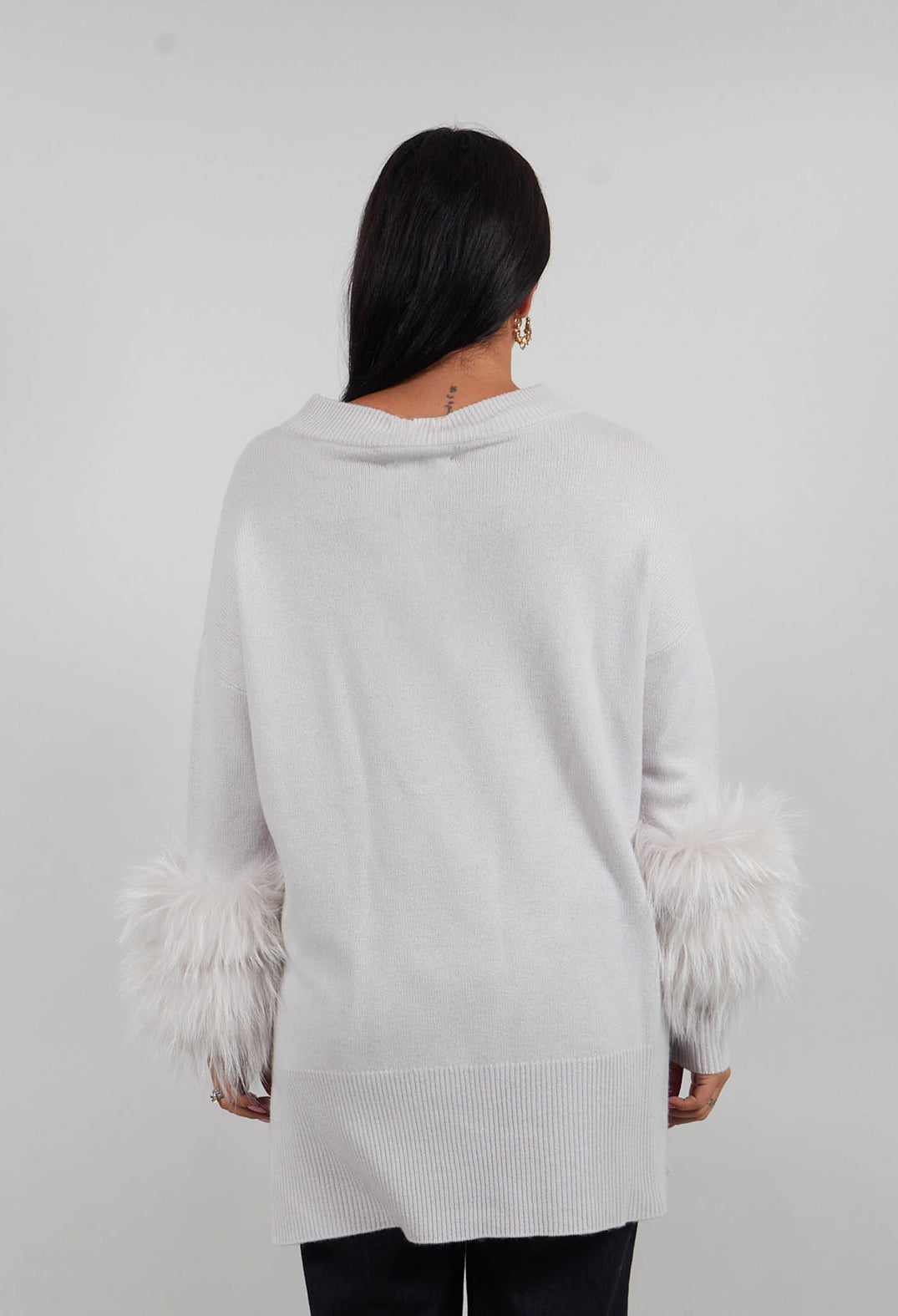 Cashmere Jumper with Fur Trim Sleeves in Fog