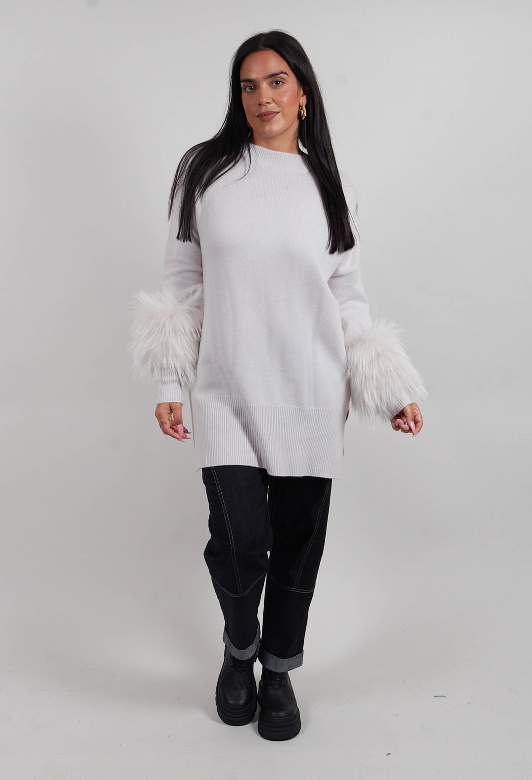 Cashmere Jumper with Fur Trim Sleeves in Fog