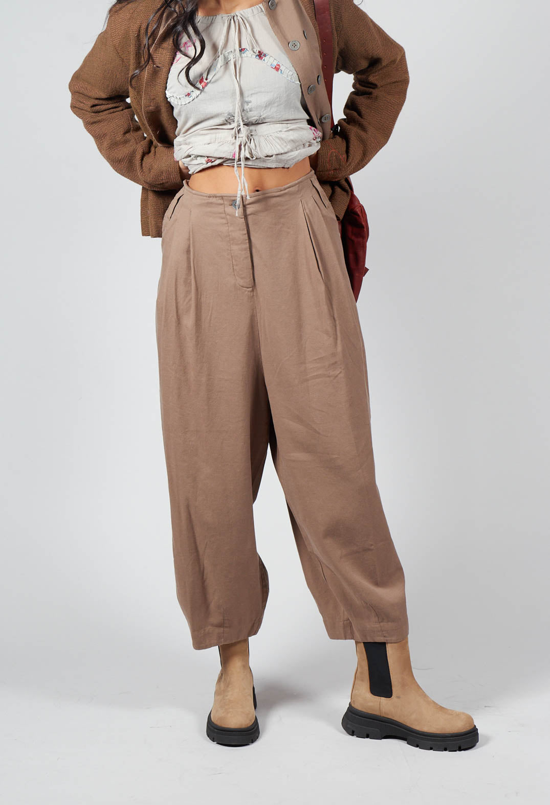 Botvi Twill Trousers in Walnut