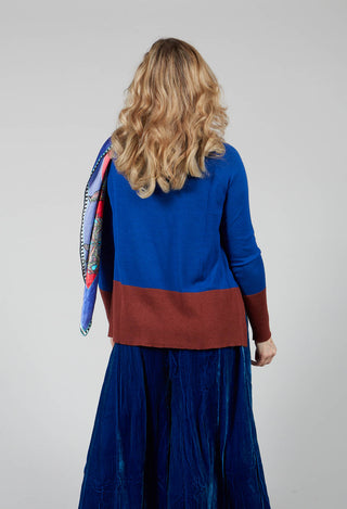 Top Key Round Neck in Sapphire and Cinnamon