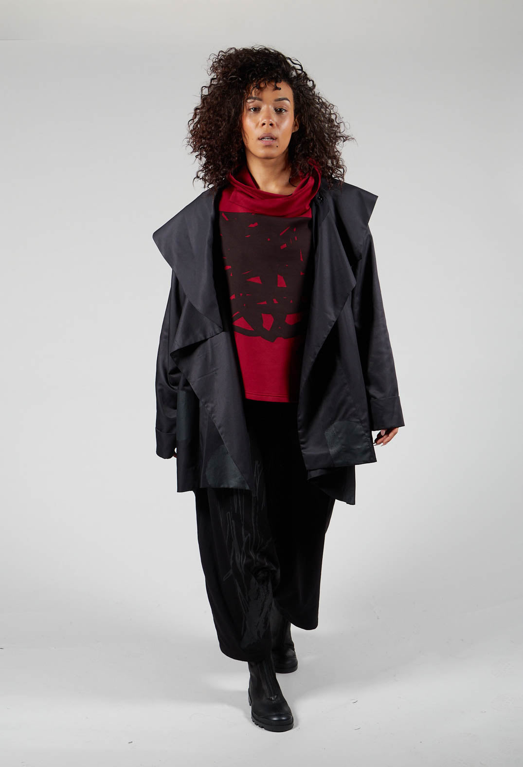 Open Collar Coat with Print in Black
