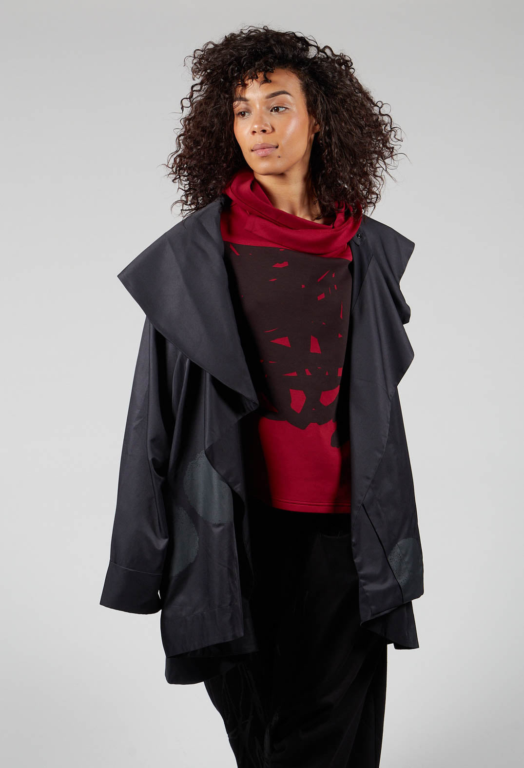 Open Collar Coat with Print in Black