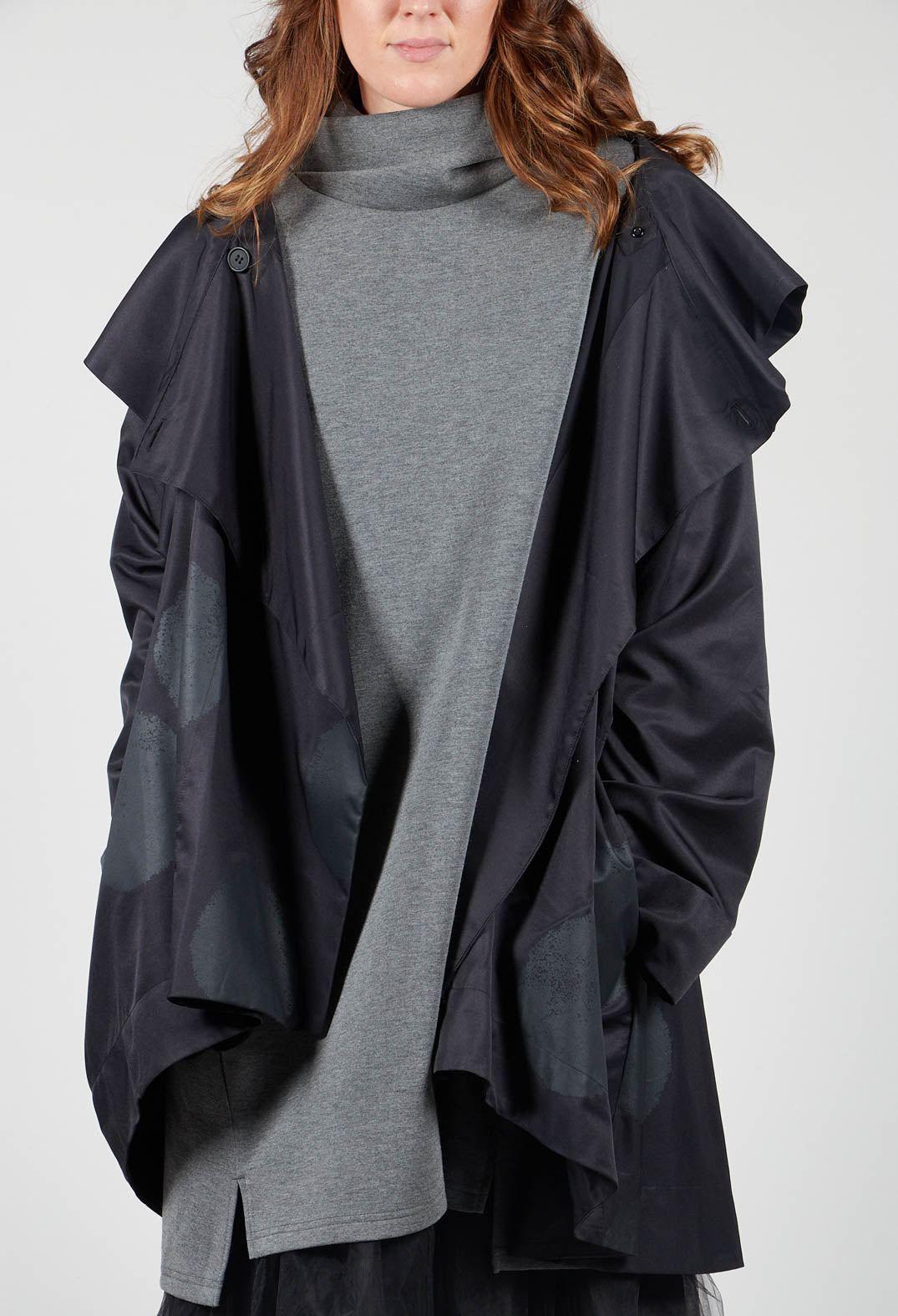 Open Collar Coat with Print in Black