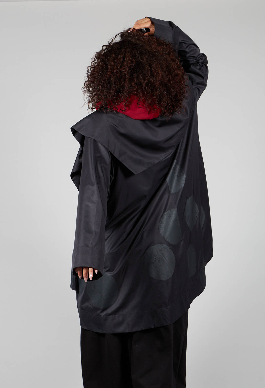 Open Collar Coat with Print in Black